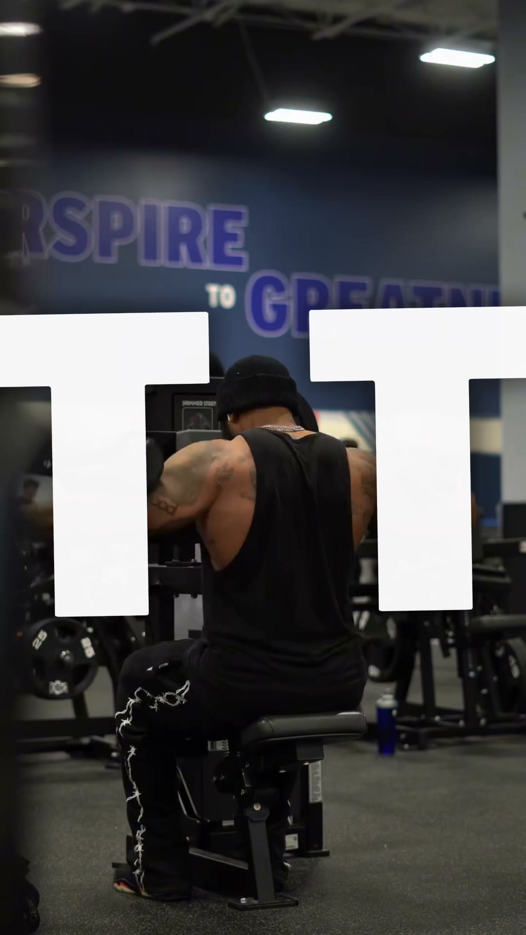 Visuel de publicité vidéo Facebook de Crunch Fitness : Join for $1 Now